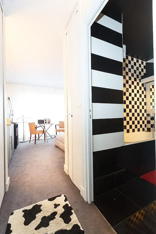 B&B Junior Suite Paris Tour Eiffel 2*,